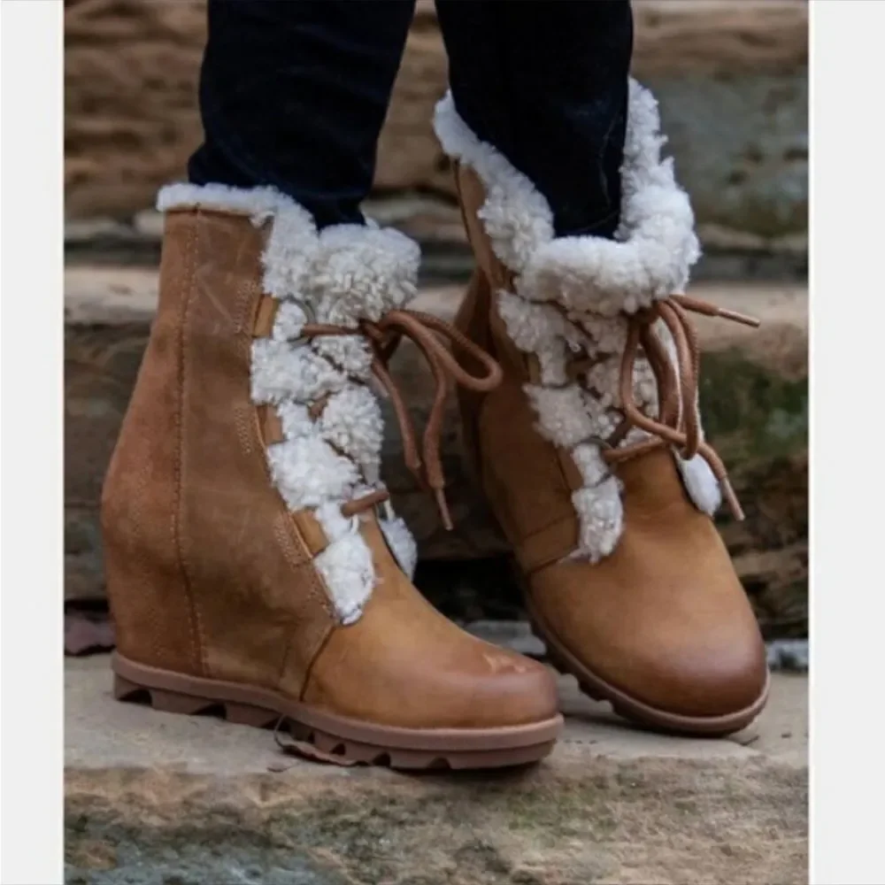 Joan of Arctic Wedge in Camel Brown in size 9.5 Shearling